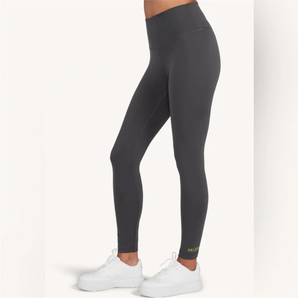 Lululemon x Peloton Wunder Train Tight 25”, Size 2